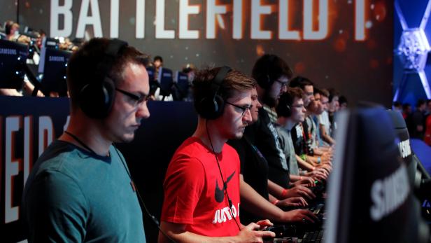 Gamers play Battlefield 1 at Gamescom in Cologne