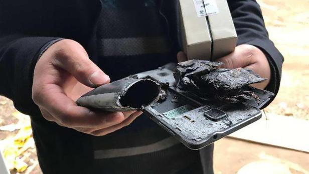 Die Überreste des explodierten Samsung Galaxy Note 4