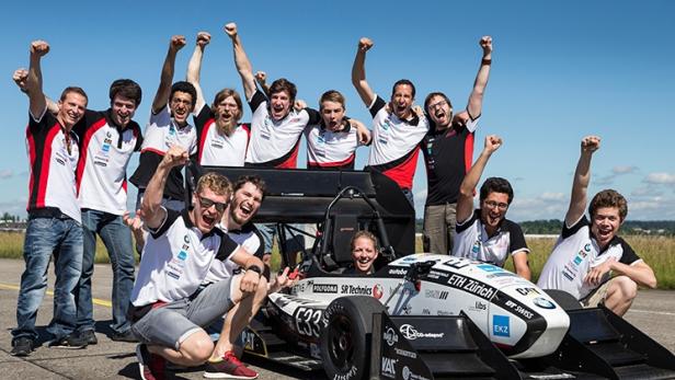 Dem Formula Student Team des Akademischen Motorsportvereins Zürich (AMZ) ist heute ein Weltrekord geglückt. (Bild: ETH Zürich / Alessandro Della Bella)