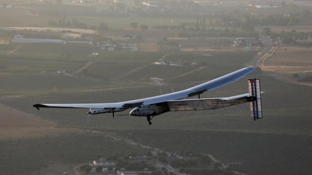 Solar Impulse 2 ist sicher gelandet