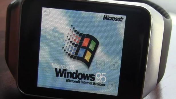 Windows 95 auf einer Smartwatch mit Android Wear Betriebssystem