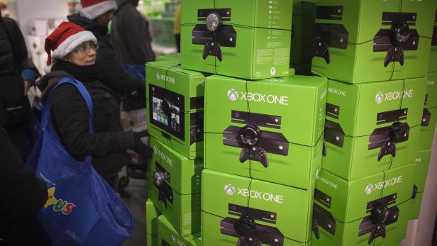 Die Xbox One kostete zum Start knapp 100 US-Dollar beziehungsweise 100 Euro mehr