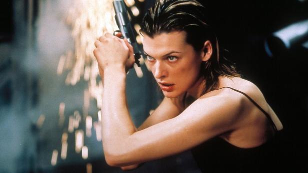 Milla Jovovich in Resident Evil (2002)