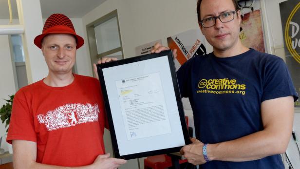 Netzpolitik-Gründer Markus Beckedahl (rechts) und Andre Meister erhielten Ende Juli Post vom deutschen Generalbundesanwalt