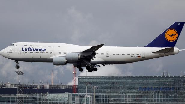 FILE PHOTO: A Boeing 747 plane of German air carrier Lufthansa lands at the airport in Frankfurt