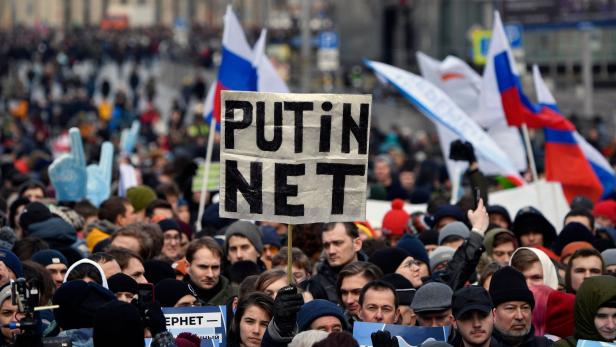 TOPSHOT-RUSSIA-POLITICS-INTERNET-DEMO