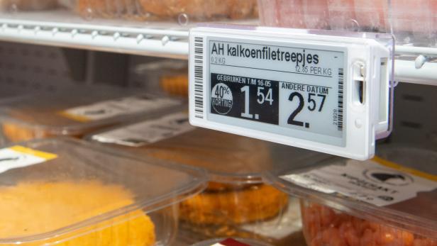 Elektronische Preisschilder in Supermärkten von Albert Heijn zeigen von einem Algorithmus berechnete, auf optimale Verwertung optimierte Preise