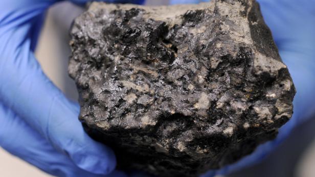 Wer auf der Suche nach Meteoriten-Brocken ist, kann diese derzeit in der Schweiz am Zürichsee finden