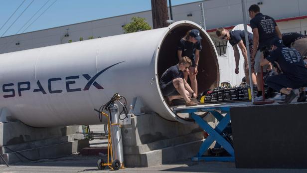 US-SPACEX-HYPERLOOP-POD-COMPETITION