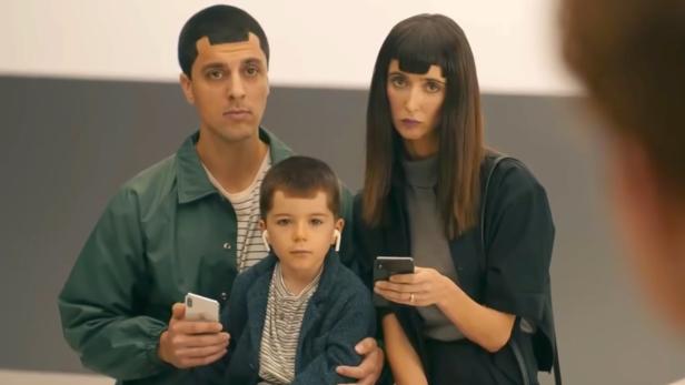 Samsung machte sich in Werbespots für den fehlenden Kopfhöreranschluss des iPhones lustig