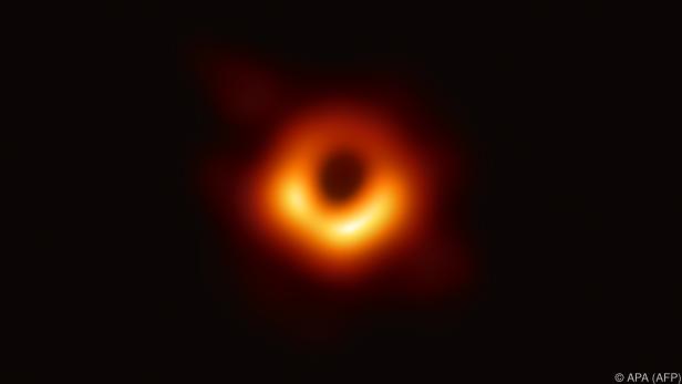 Schwarzes Loch hat Neutronenstern vermutlich im Ganzen verschluckt