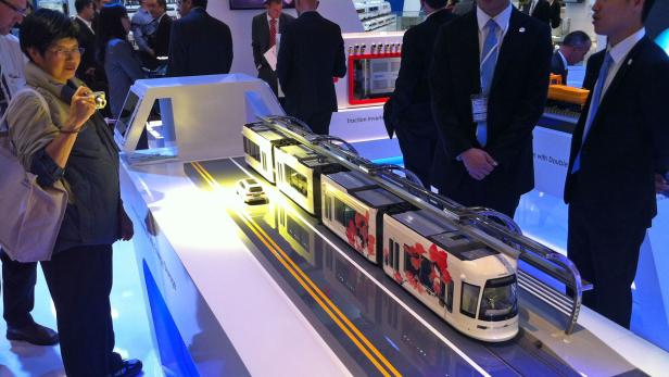 Auf der Schienenverkehrsmesse InnoTrans konnte man 2014 dieses Modell einer Straßenbahn entdecken.