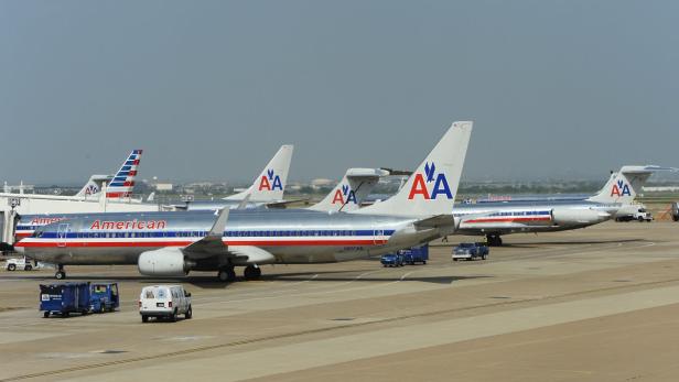 Passagiermaschinen von American Airlines in am Fort Worth International Airport in Dallas, Texas