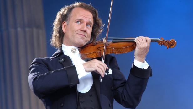 André Rieu beim Geigen. Der ORF will eine große Plattform für Klassik starten.