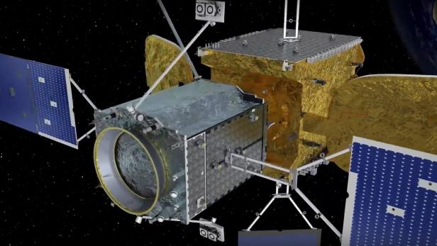 Das Mission Extension Vehicle (vorne) an einem Intelsat-Satelliten