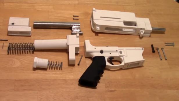Eine sogenannte Shuty 9mm Pistole mit Teilen, die im 3D-Drucker gefertigt wurden (Symbolbild)