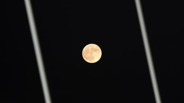 FRANCE-MOON-FEATURE