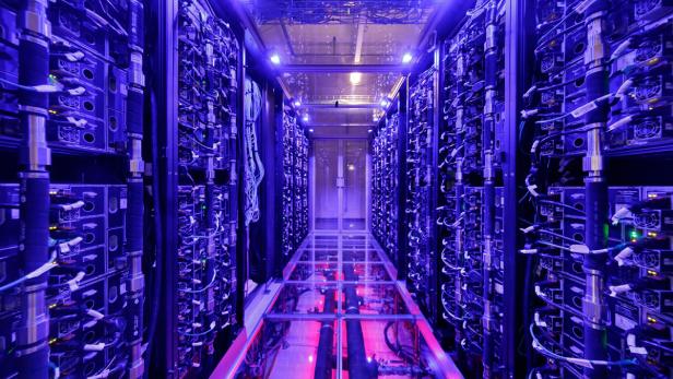 Das Innere des Supercomputers Vienna Scientific Cluster 4