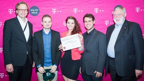 TUN-Preise 2015: Erntehilfe (1. Platz), Andreas Bierwirth (CEO T-Mobile), Arnold Hoffmann, Isabella Scholl, Stefan Maier, Franz Fischler (Juryvorsitzender)