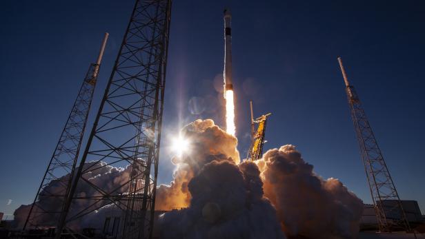SpaceX successfully launches first US national security mission