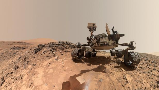 NASA Finds Ancient Organic Material, Mysterious Methane on Mars