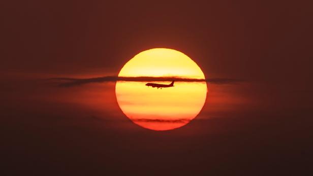 TOPSHOT-PANAMA-SUNRISE-FEATURE