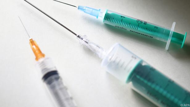 Bereits im März begannen klinische Tests für einen Impfstoff in China