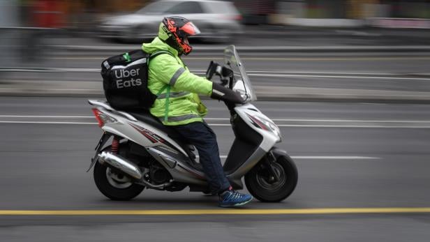 Symbolbild: Ein Fahrer von Uber Eats