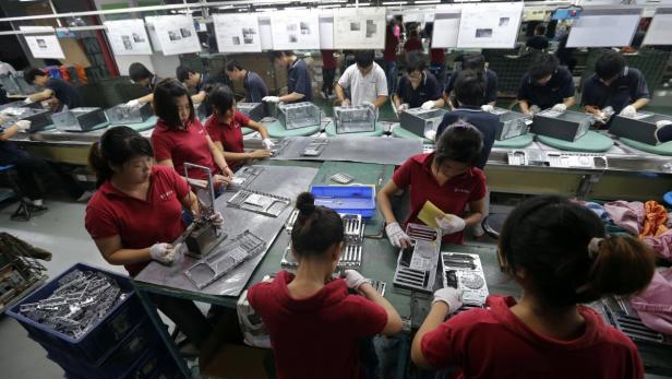Arbeiter in einer Foxconn-Fabrik in Wuhan, China
