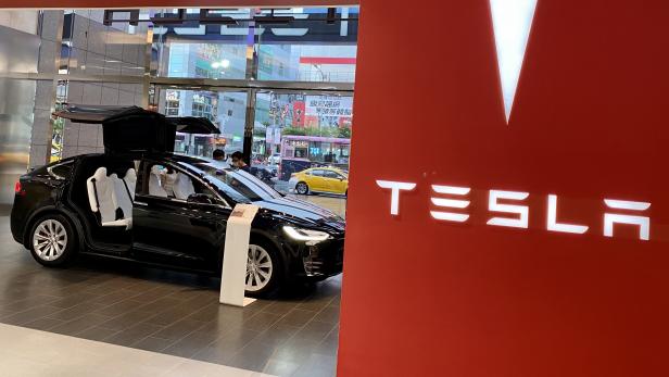 Tesla-Showroom mit Model Y