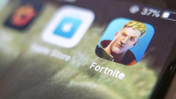Apple App Store dispute over Fortnite