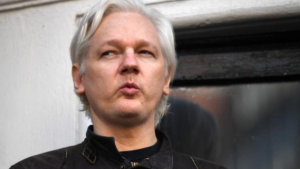 FILES-US-BRITAIN-COURT-EXTRADITION-ASSANGE-JUSTICE