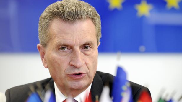 EU-Kommissar Günter Oettinger plädiert unter anderem für ein EU-weites Leistungsschutzrecht, durch das Konzerne wie Google und Facebook für Teaser von Medienunternehmen zahlen müssten