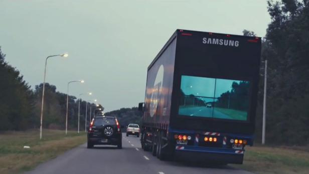 Samsungs transparenter Truck in Aktion