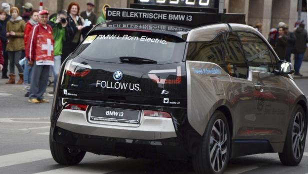 Deutschlands Regierung will, dass mehr Kunden dem Lockruf der Elektromobilität folgen - Im Bild: Ein BMW i3