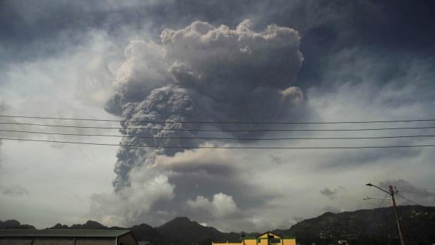 FILE PHOTO: Volcano erupts on Caribbean island of St. Vincent
