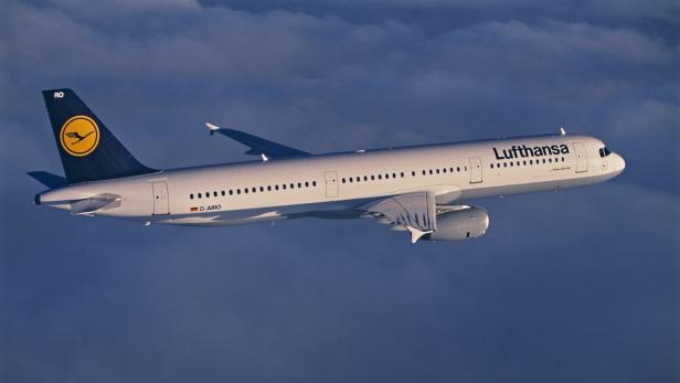 Ein Lufthansa Airbus A321 stieß fast mit einer Drohne zusammen - in 1700 Meter Höhe (Symbolbild)
