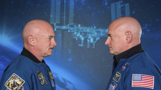 Scott (re.) und Mark Kelly sind die Versuchsobjekte in der Zwillingsstudie der NASA
