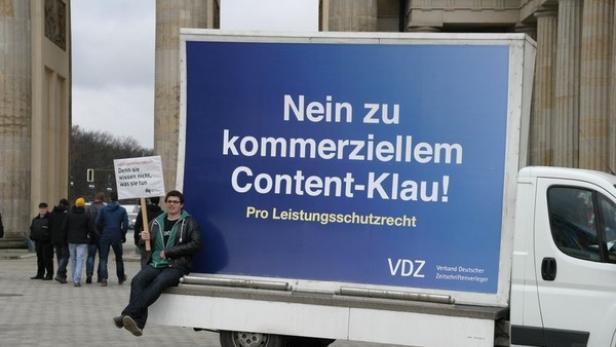 Demonstration Pro-Leistungsschutzrecht mit nur einem Unterstützer in Deutschland
