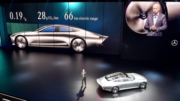 Daimler-CEO Dieter Zetsche präsentiertdie Designstudie &quot;Concept IAA&quot;