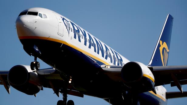 FILE PHOTO: A Ryanair Boeing 737 aircraft approaches Paris-Beauvais airport in Tille, France