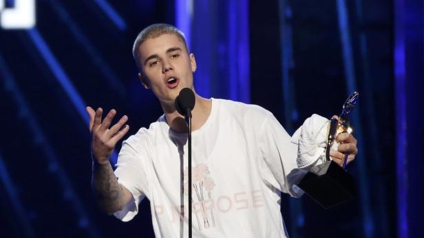 Justin Bieber: Ständige Liebesbekundungen verschleierten den Ärger über Fans und Gomez nur schlecht