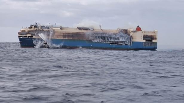 Ship Felicity Ace burns more than 100 km from the Azores island