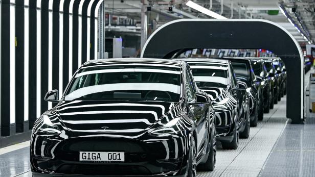 FILE PHOTO: Tesla hands over first cars produced at new plant in Gruenheide