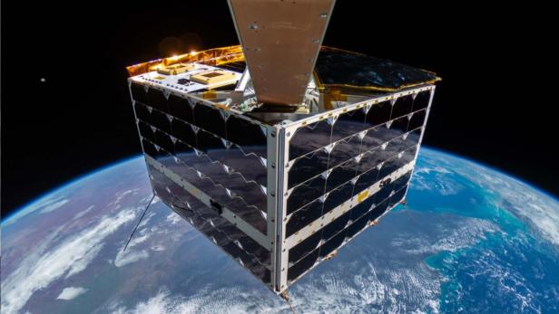 Ein australisches Unternehmen zeigt Selfies eines Satelliten im All.