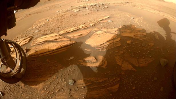 Die Oberfläche des "verzauberten Sees" auf dem Mars.