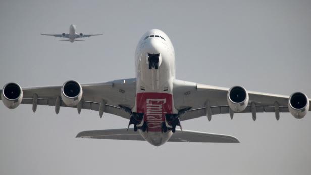 Emirates Airbus A380 in der Luft