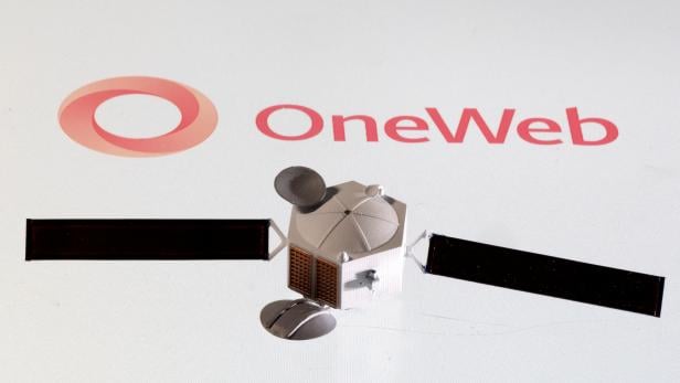 Picture illustration of OneWeb logo and satellite model