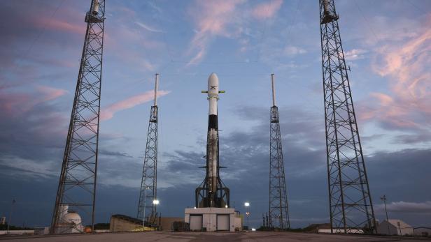 SpaceX brachte bisher 2.700 Starlink-Satelliten ins All.