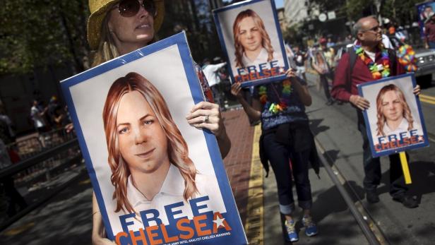 Demonstranten in San Francisco fordern die Freilassung von Chelsea Manning.
